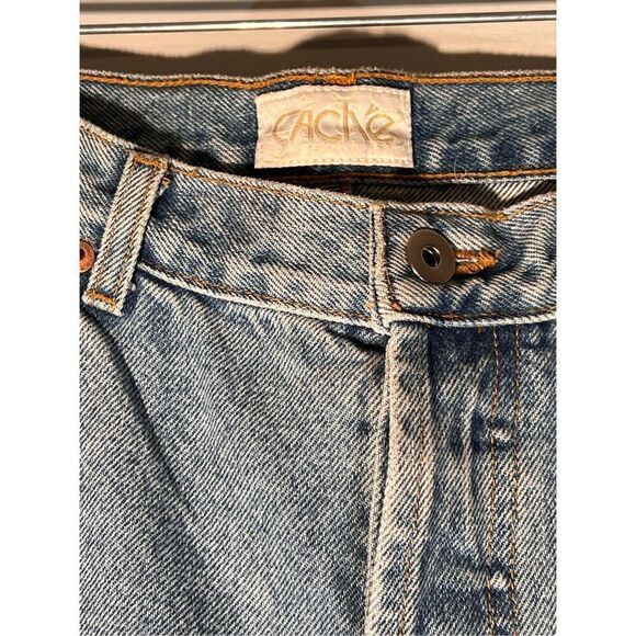 Yellow Flower Cache Jeans \ Size 4 - Picture 2 of 8